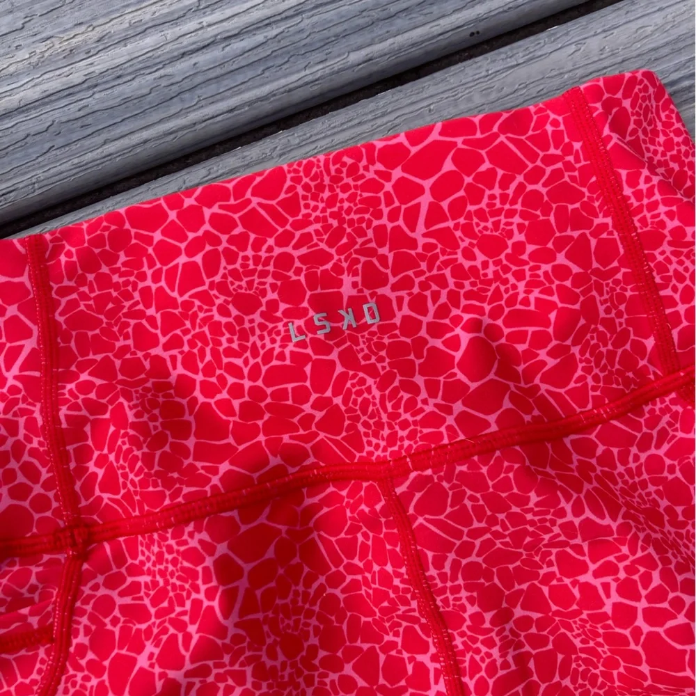 LSKD - Fusion 7/8 No Front Seam High Rise Leggings w Pockets in Red Vitality - M